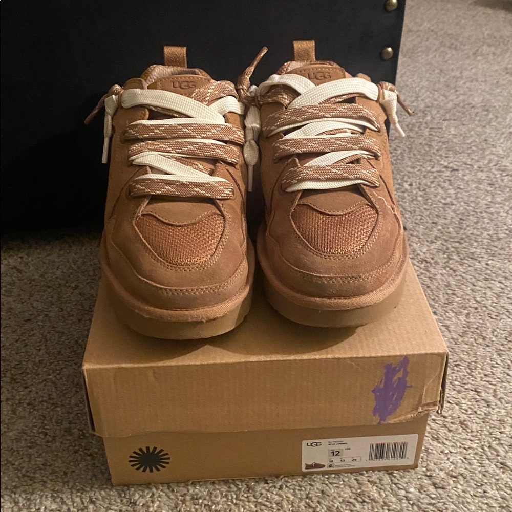 UGG woman Brown Sneakers with Cream Laces
